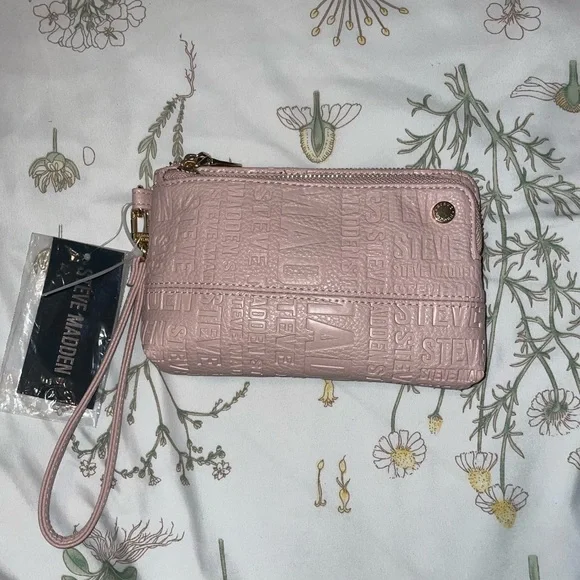 BRAND NEW!! Steve Madden wristlet wallet! - Picture 2 of 2
